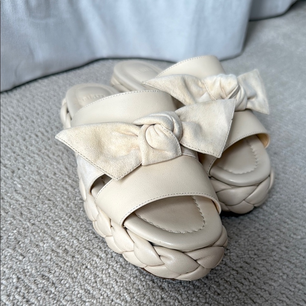 Alexandre Birman Cream Bow Sandals